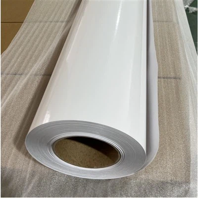 Мога ли да използвам комплект за винилово облепване на пластмасова част от мо...